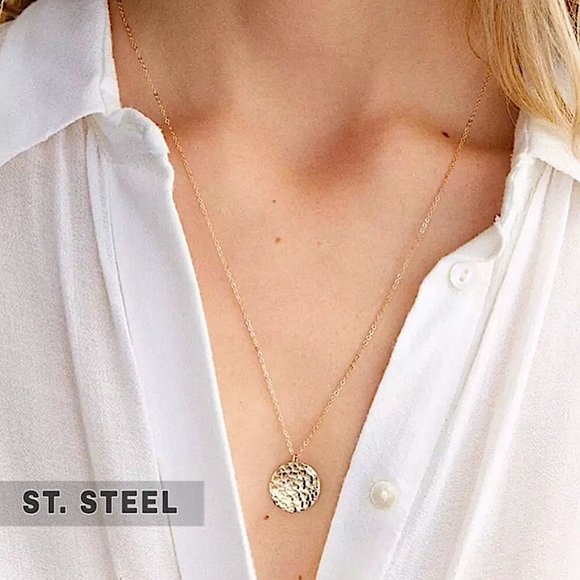Jewelry - ⚜️𝟯𝟬%𝗢𝗙𝗙 𝗯𝘂𝗻𝗱𝗹𝗲𝘀 𝟯+⚜️ NEW Hammered Coin Stainless Steel Necklace